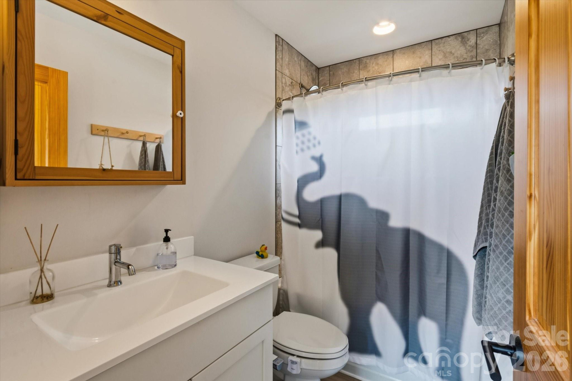 239 Ashworth Avenue - Photo 18