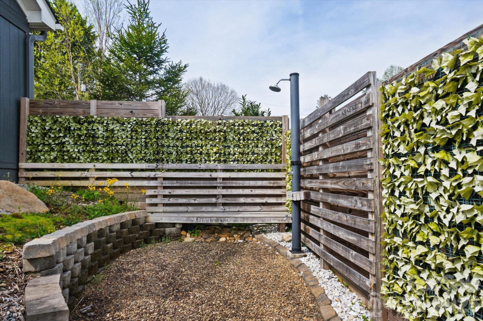 239 Ashworth Avenue - Photo 24