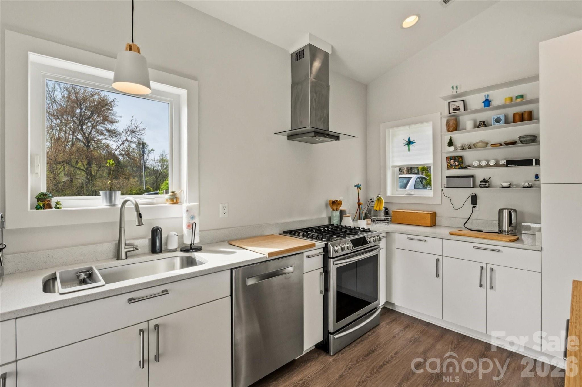 239 Ashworth Avenue - Photo 5