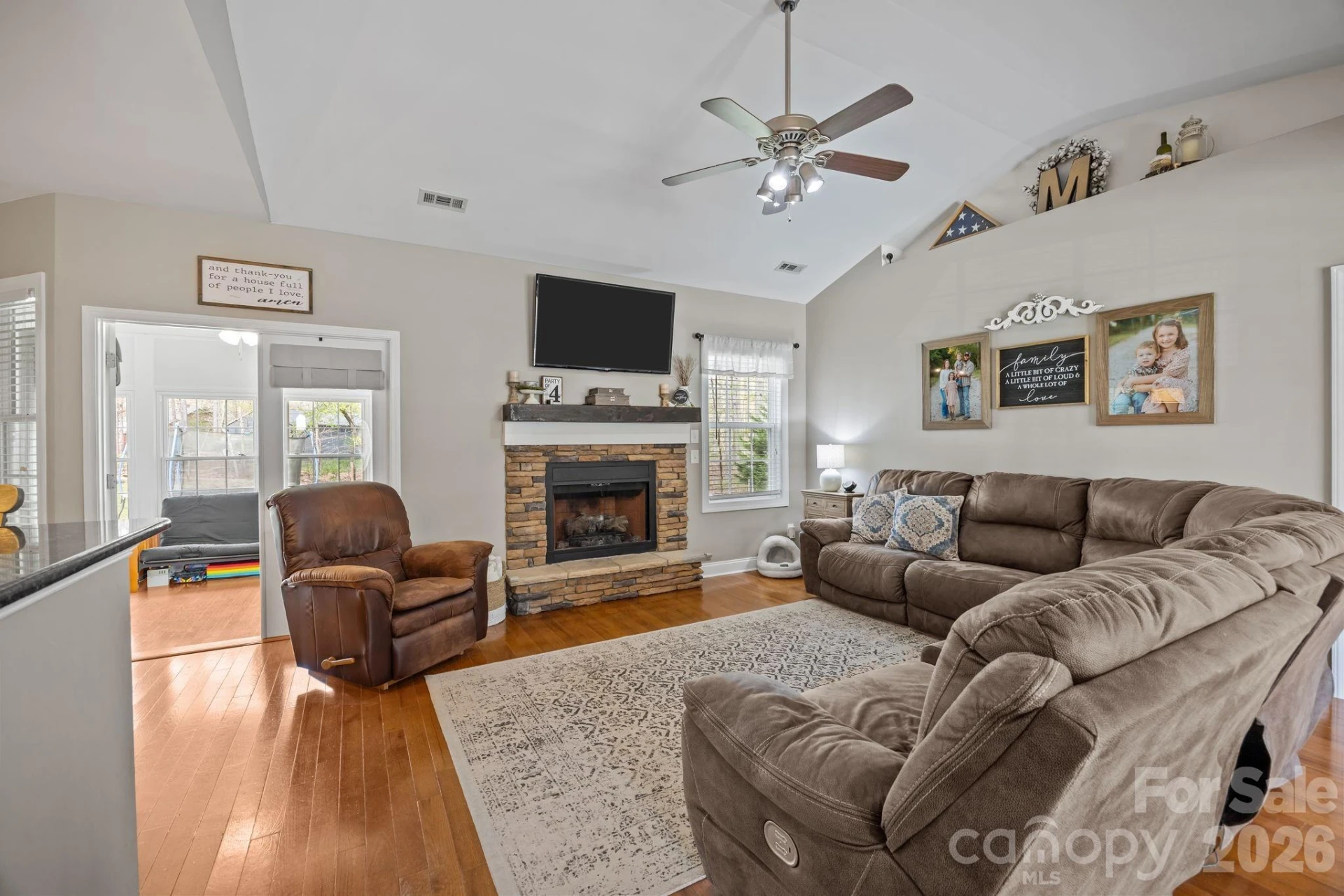 1667 Warwick Court - Photo 11