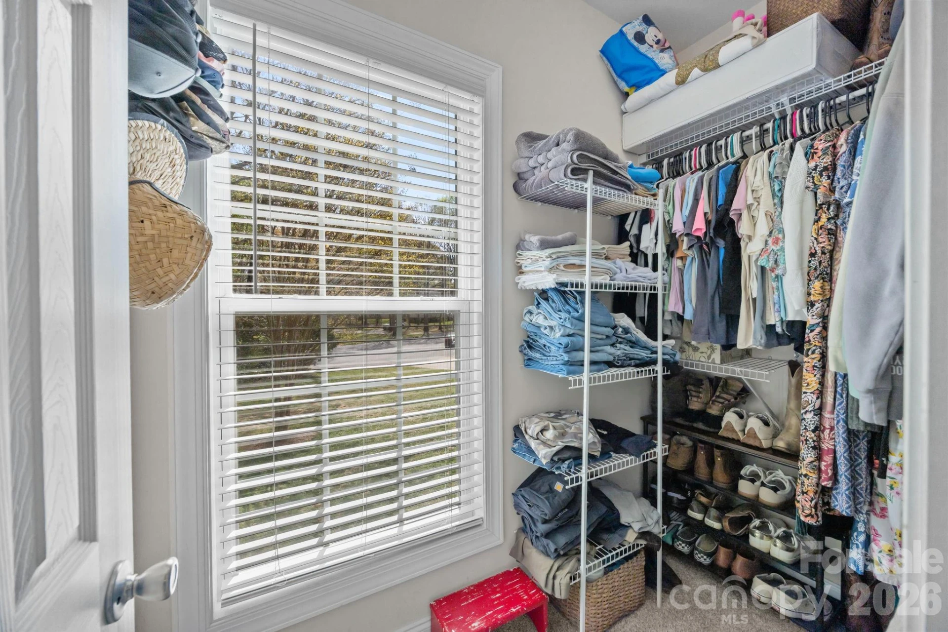 1667 Warwick Court - Photo 32