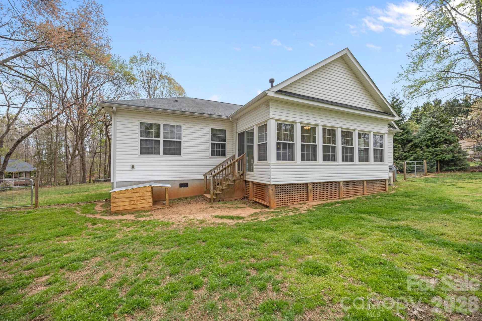 1667 Warwick Court - Photo 39