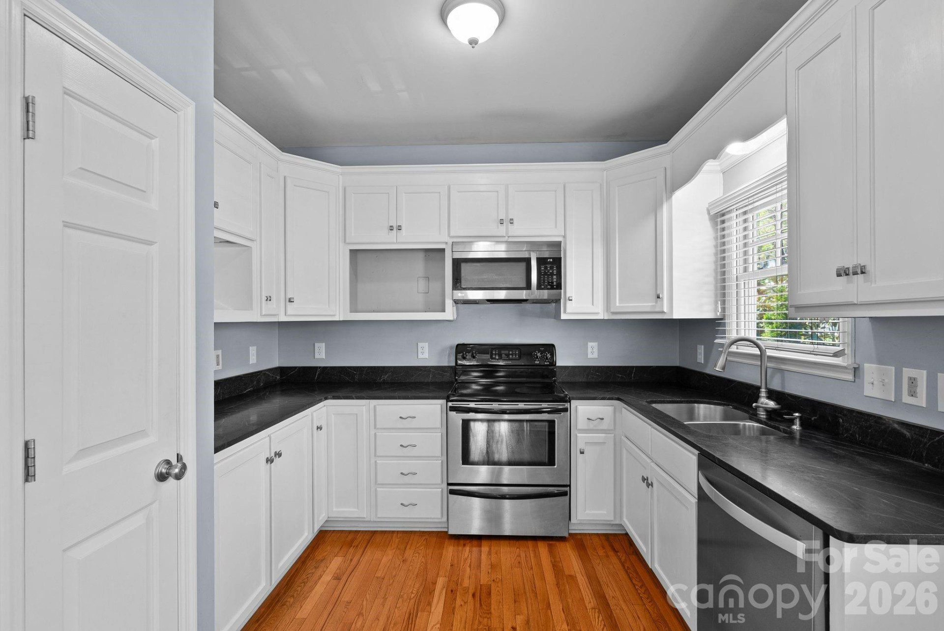 29 Elizabeth Street - Photo 8