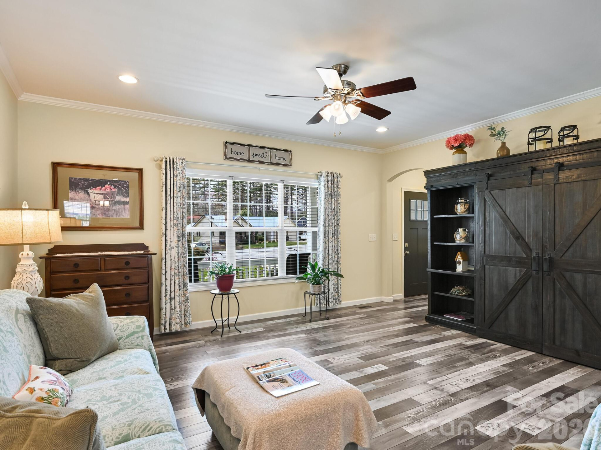 241 West Sunset Ridge Drive - Photo 5