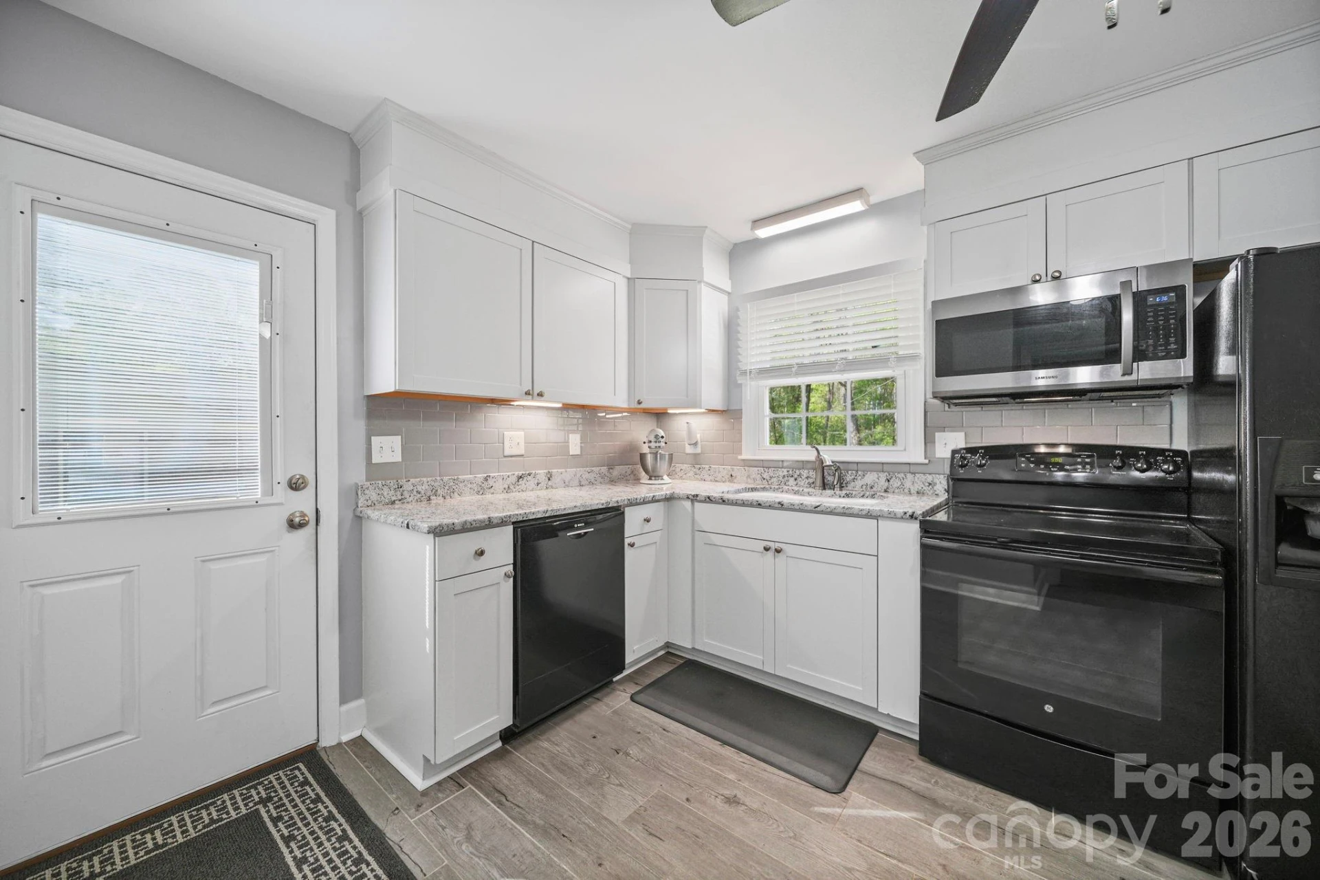 5715 Hillcrest Circle - Photo 5
