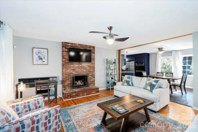 23 Springwood Drive