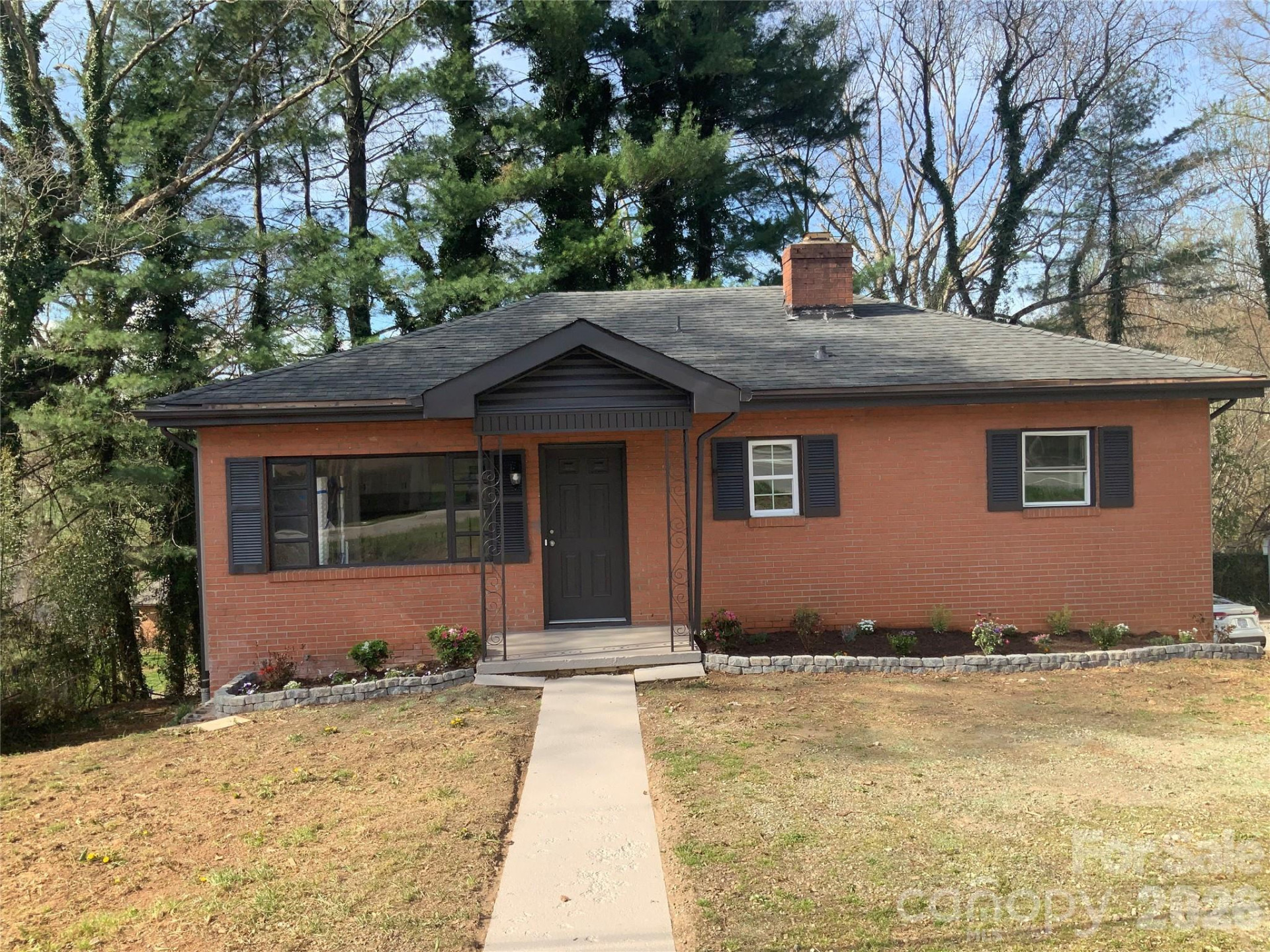 258 NEW LEICESTER Highway