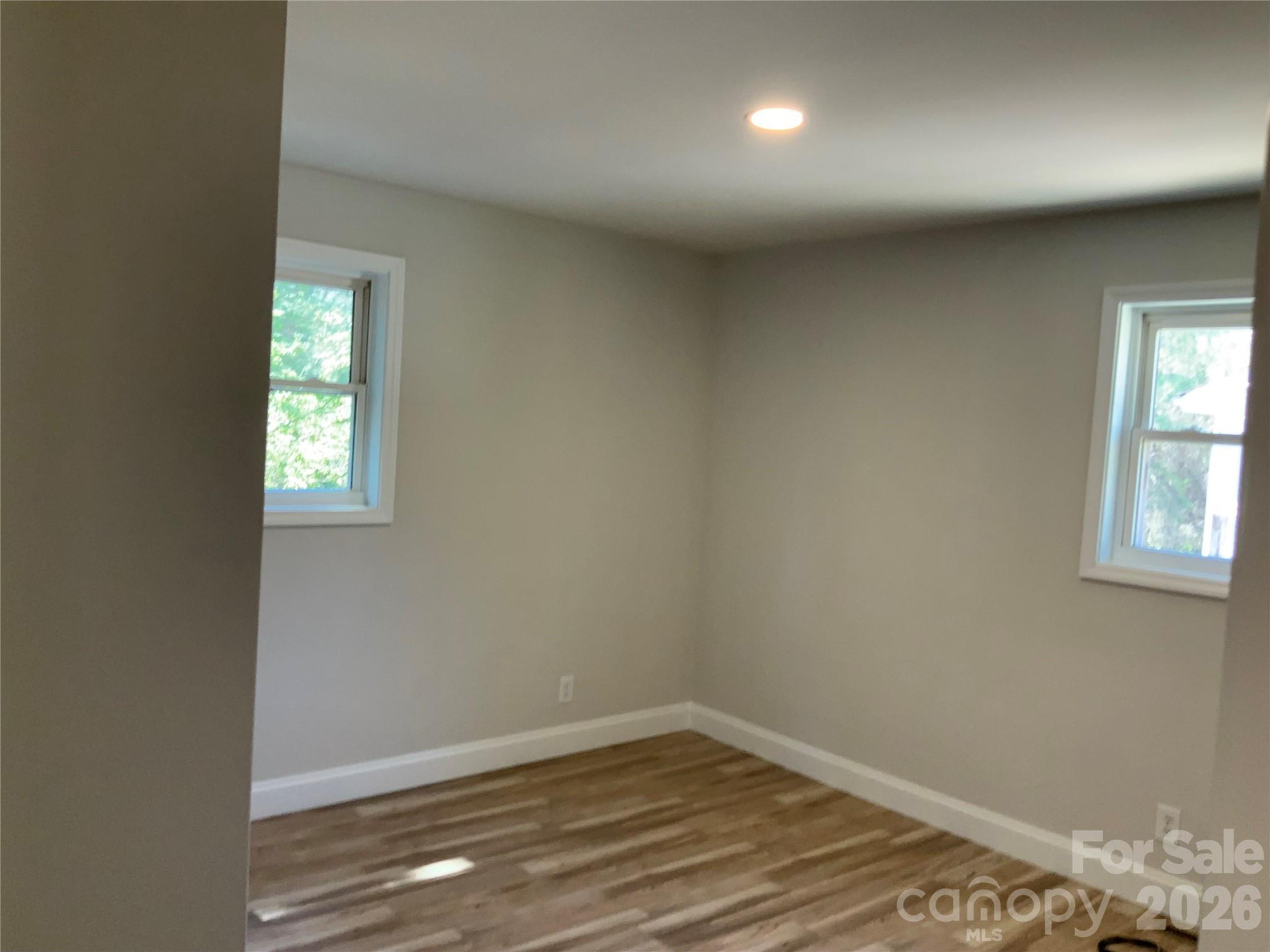 258 NEW LEICESTER Highway - Photo 15