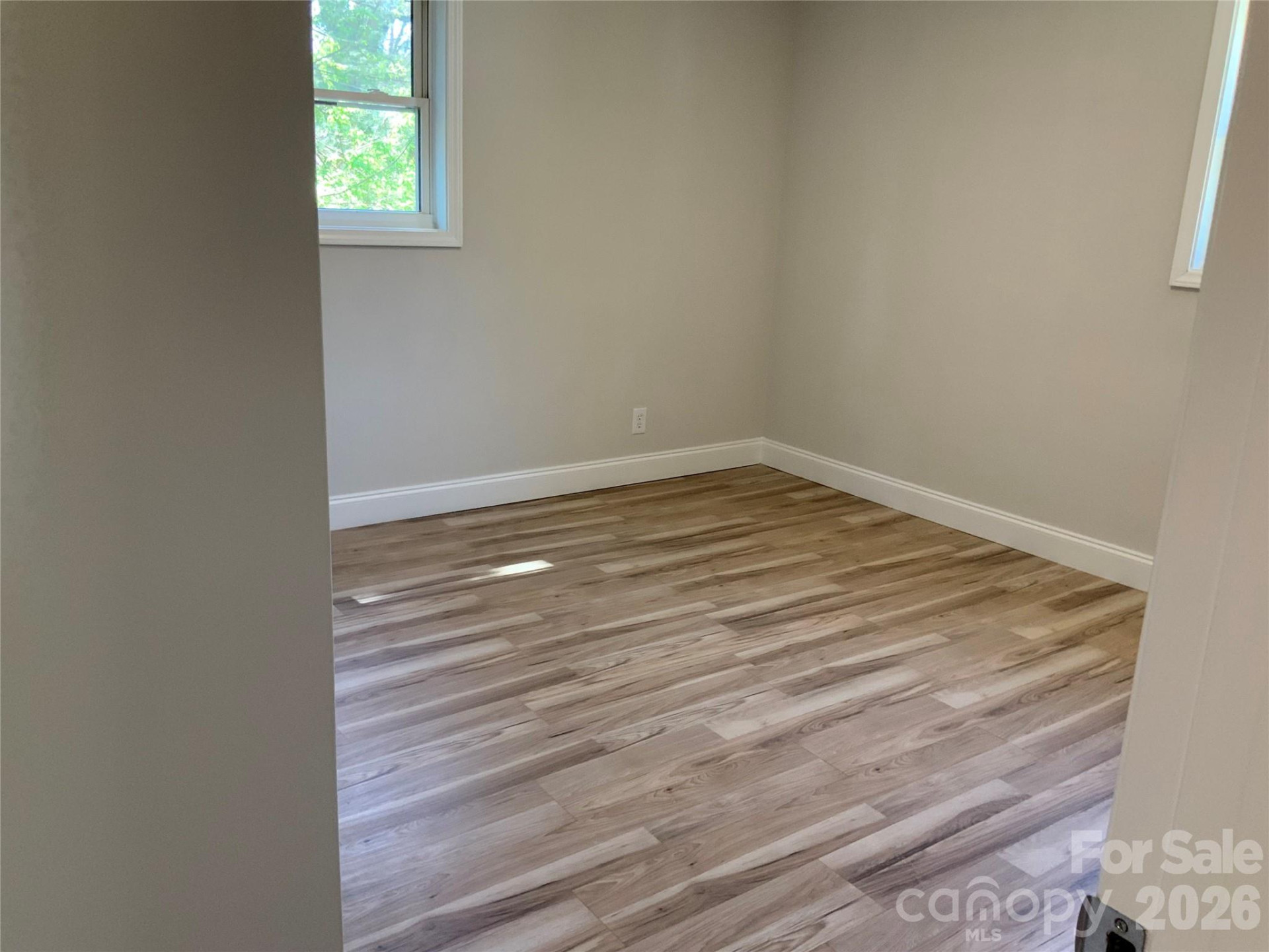 258 NEW LEICESTER Highway - Photo 16