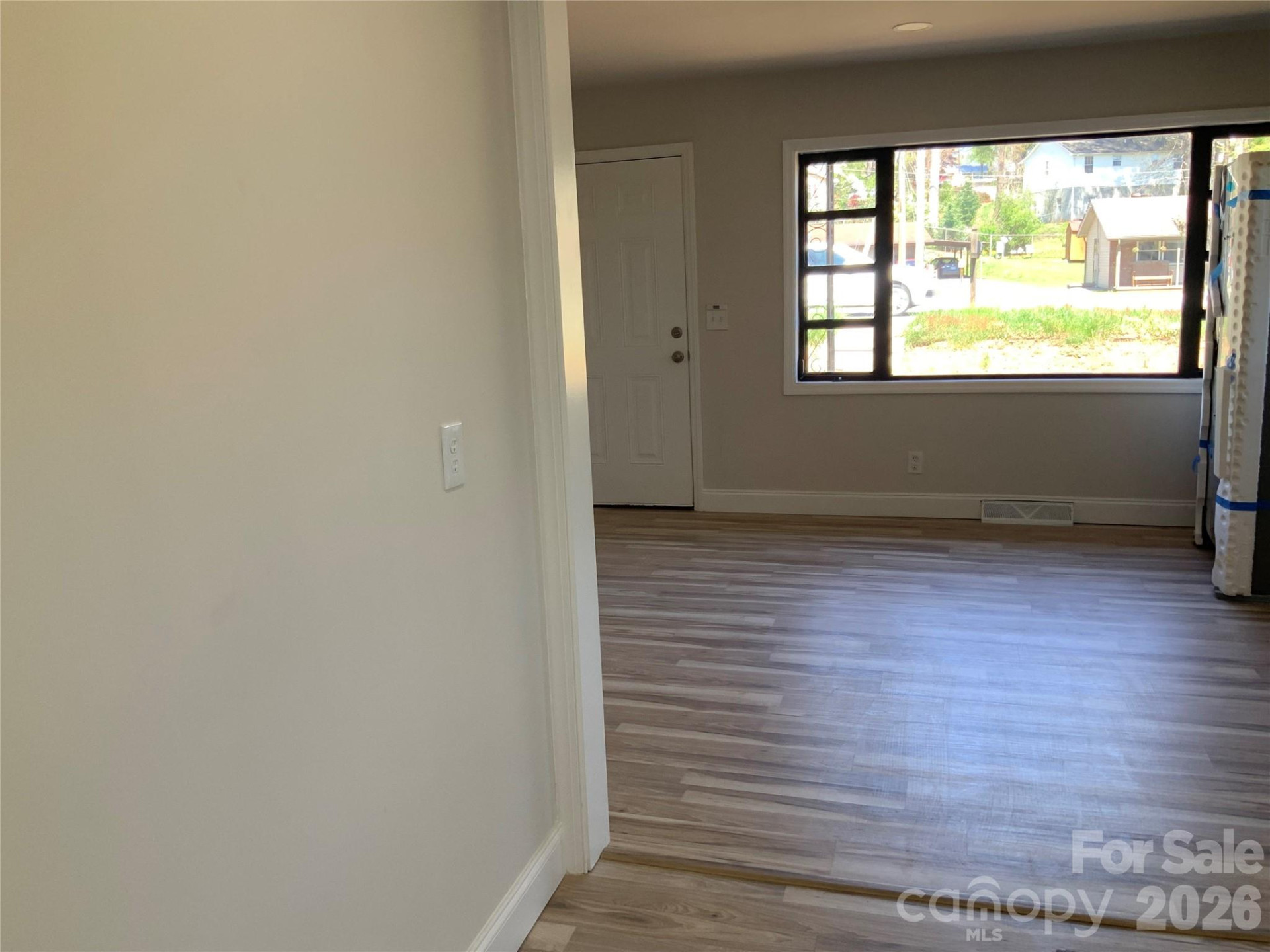 258 NEW LEICESTER Highway - Photo 3