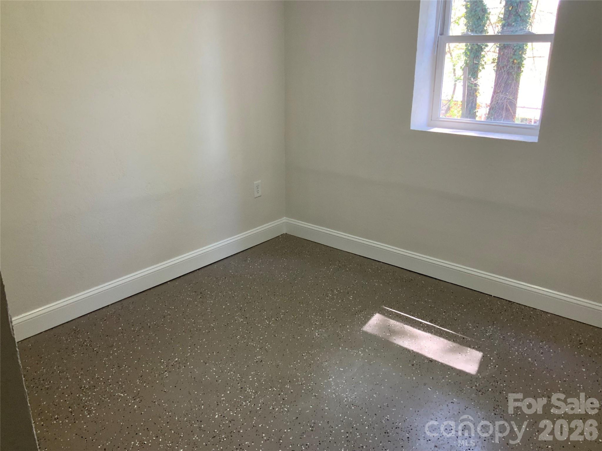 258 NEW LEICESTER Highway - Photo 30