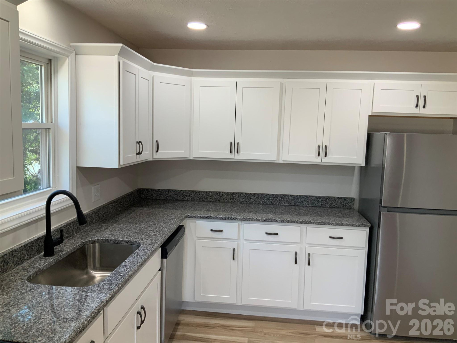 258 NEW LEICESTER Highway - Photo 5