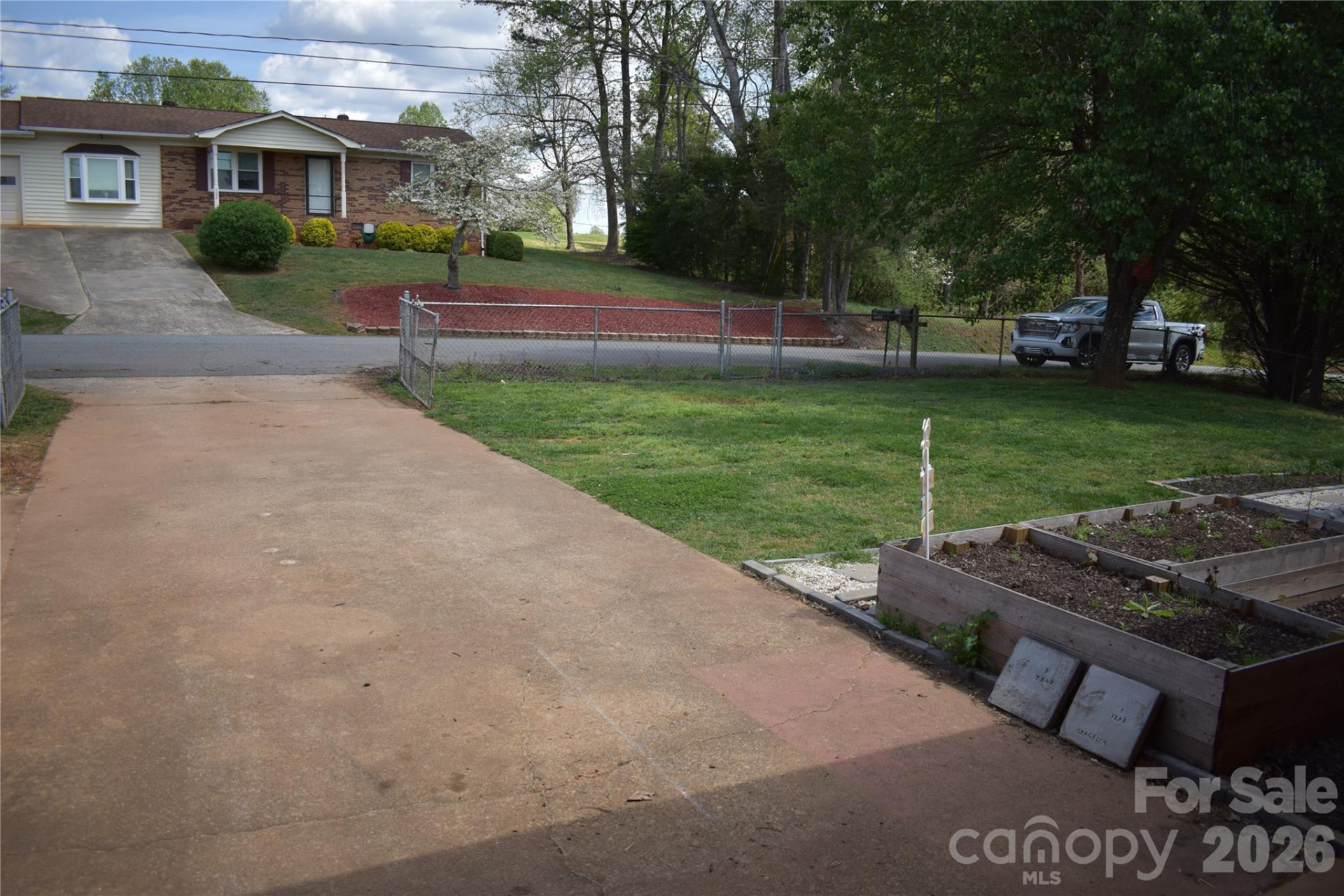 103 Regina Drive - Photo 12