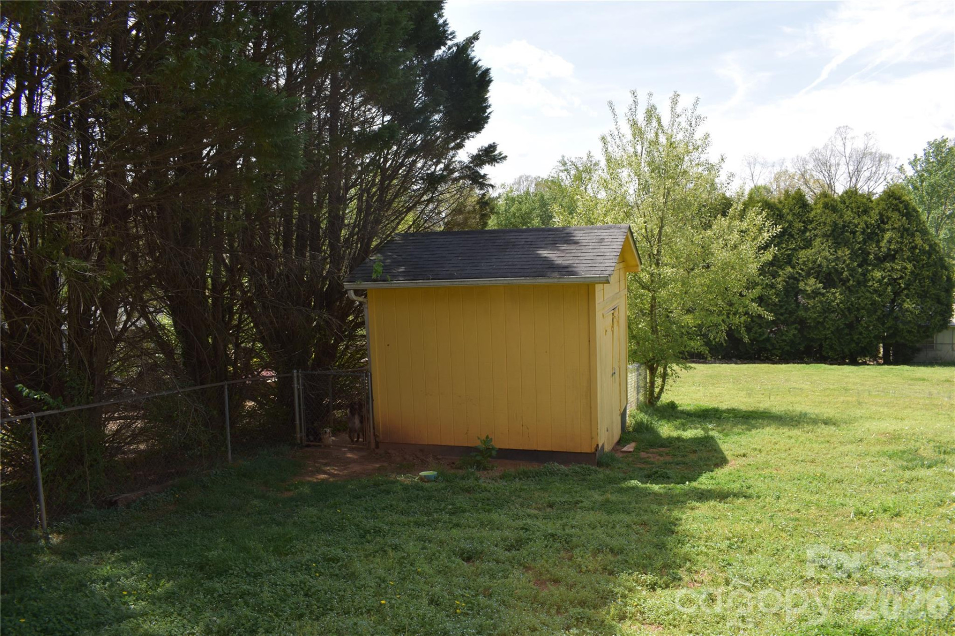 103 Regina Drive - Photo 3