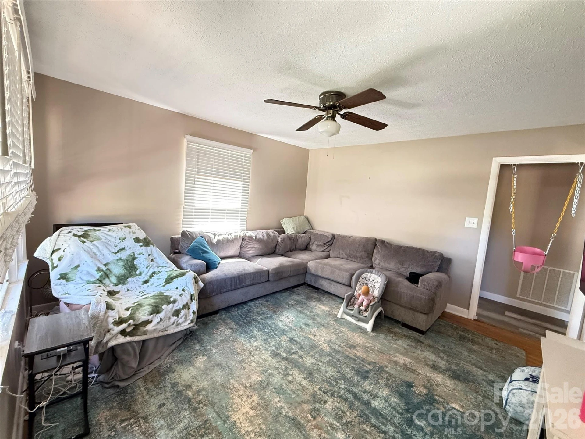 103 Regina Drive - Photo 3
