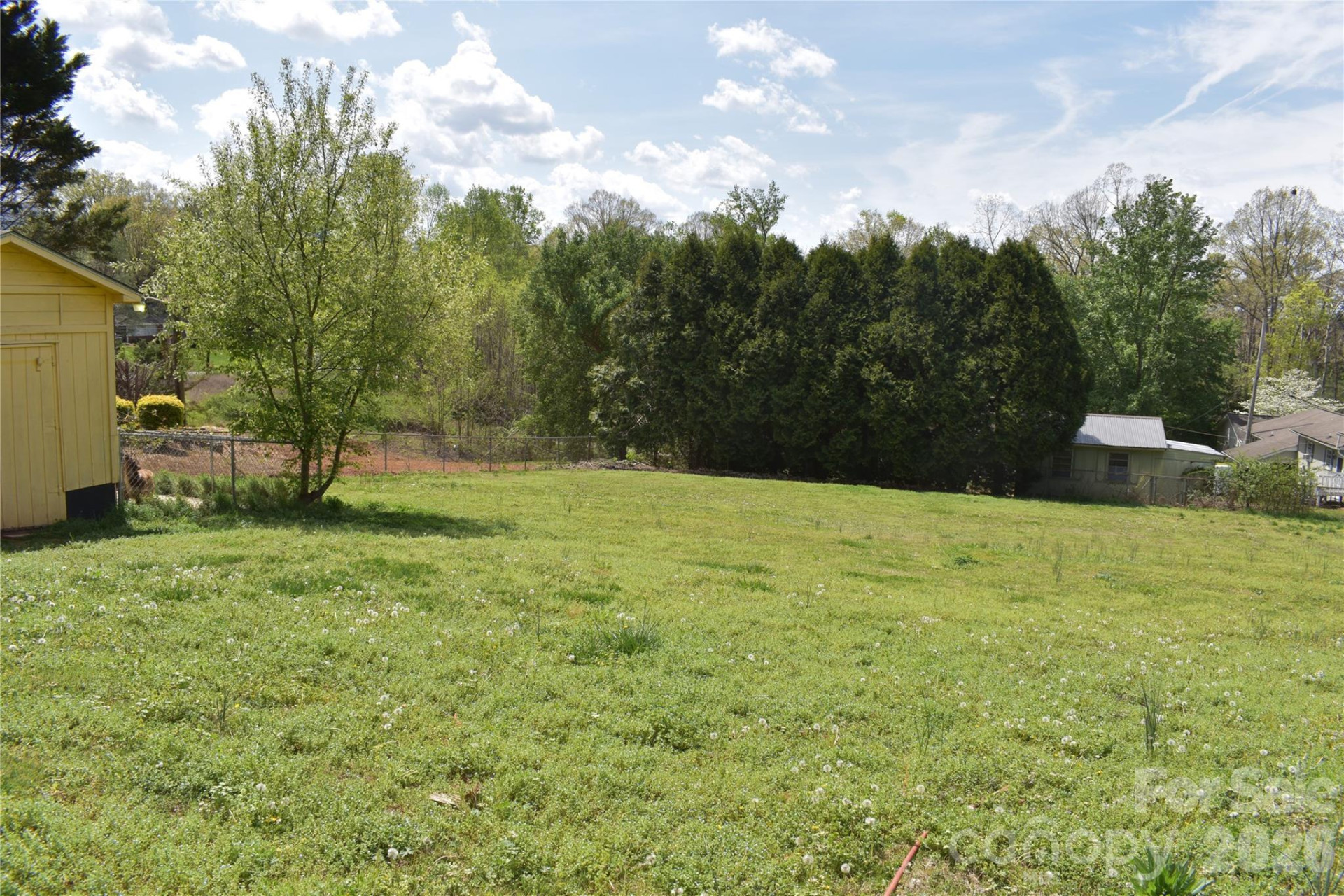 103 Regina Drive - Photo 4