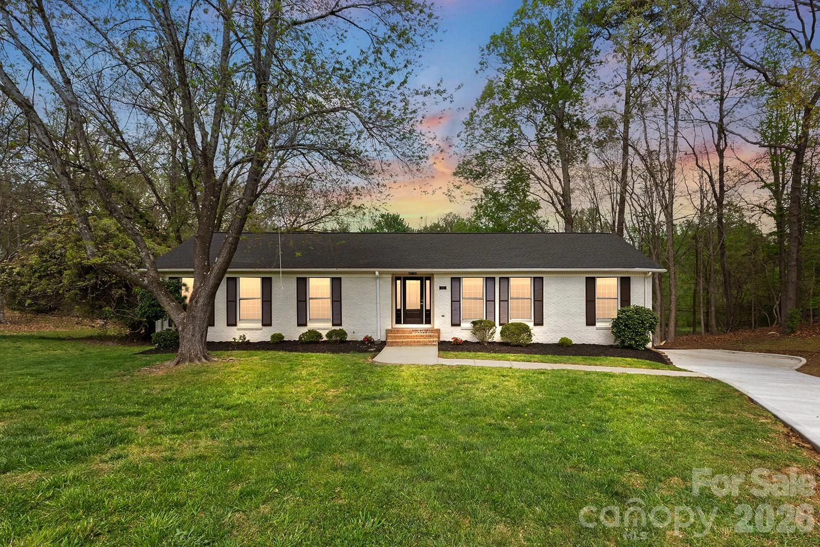 100 Chadmore Drive - Photo 2