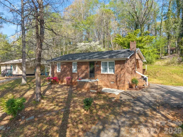 585 Peak Street