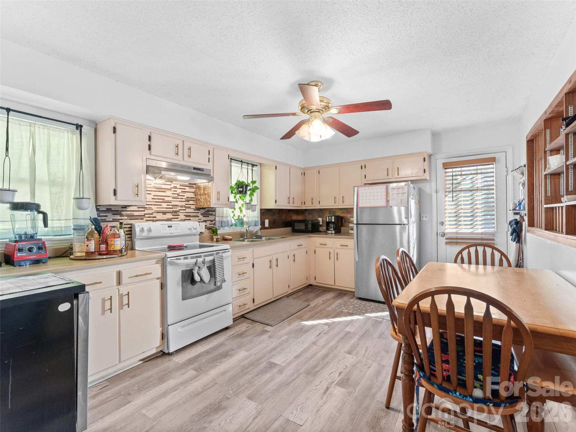 585 Peak Street - Photo 12