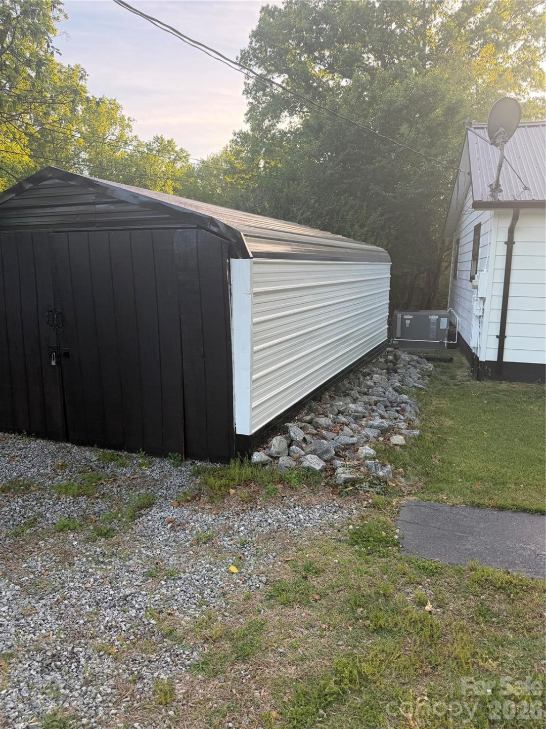 201 Cape Hickory Road - Photo 3