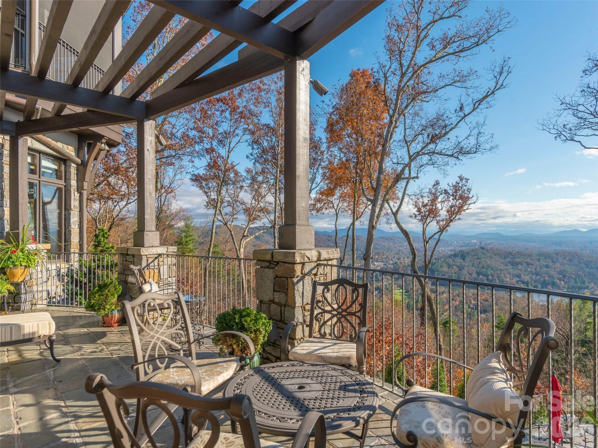 633 Altamont View - Photo 4