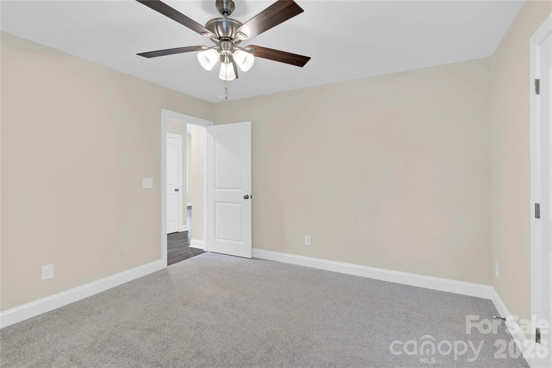 690 Wilshire Avenue - Photo 13