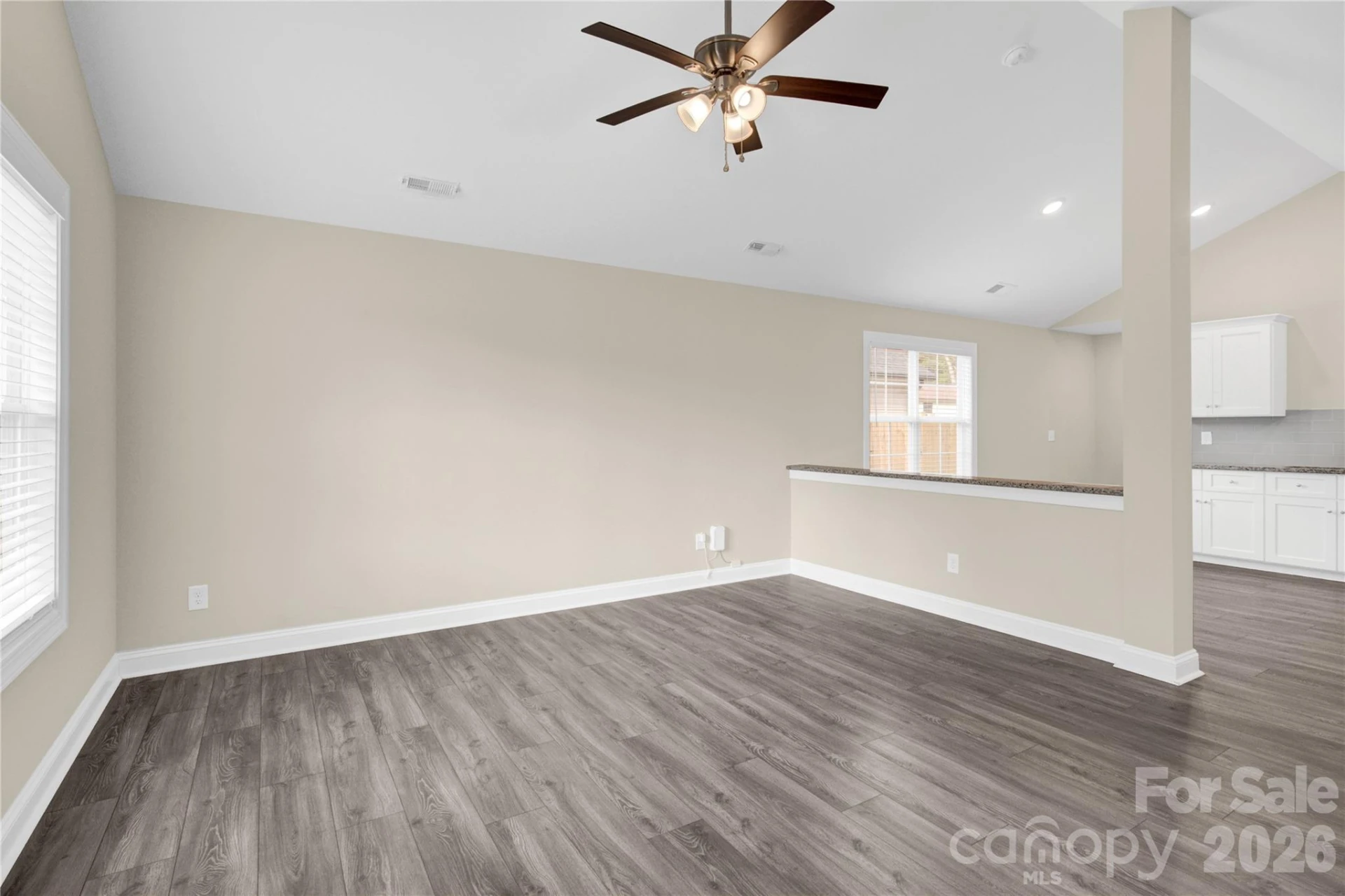 690 Wilshire Avenue - Photo 5