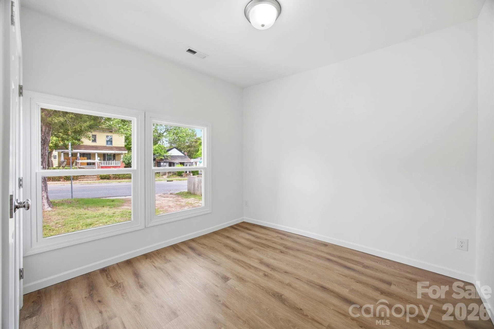 304 Ashford Street - Photo 13