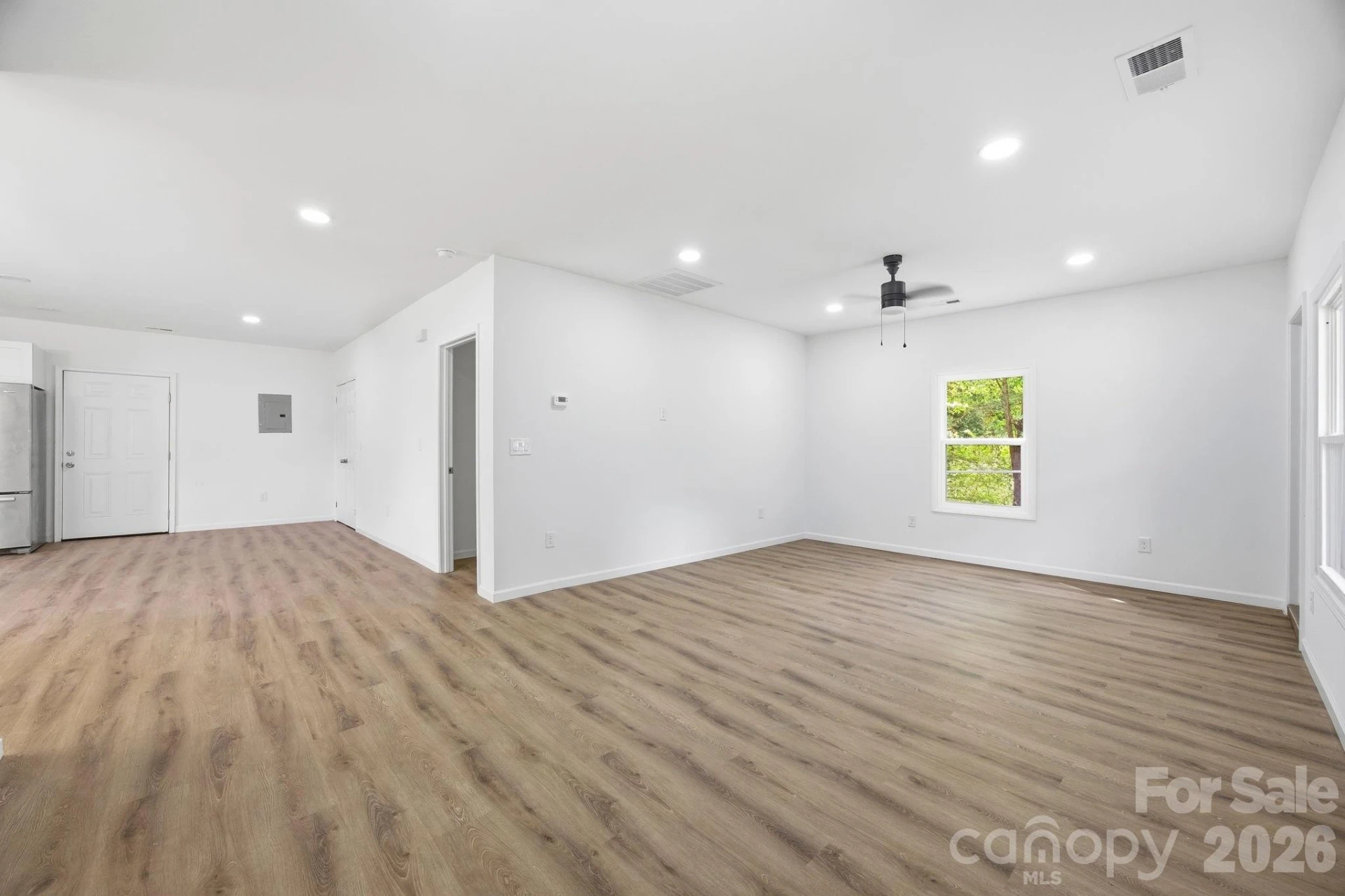 304 Ashford Street - Photo 3
