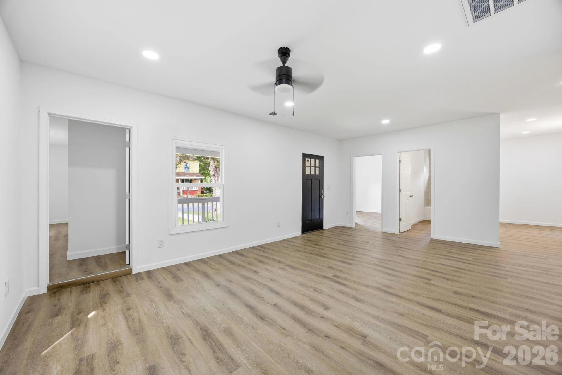 304 Ashford Street - Photo 5