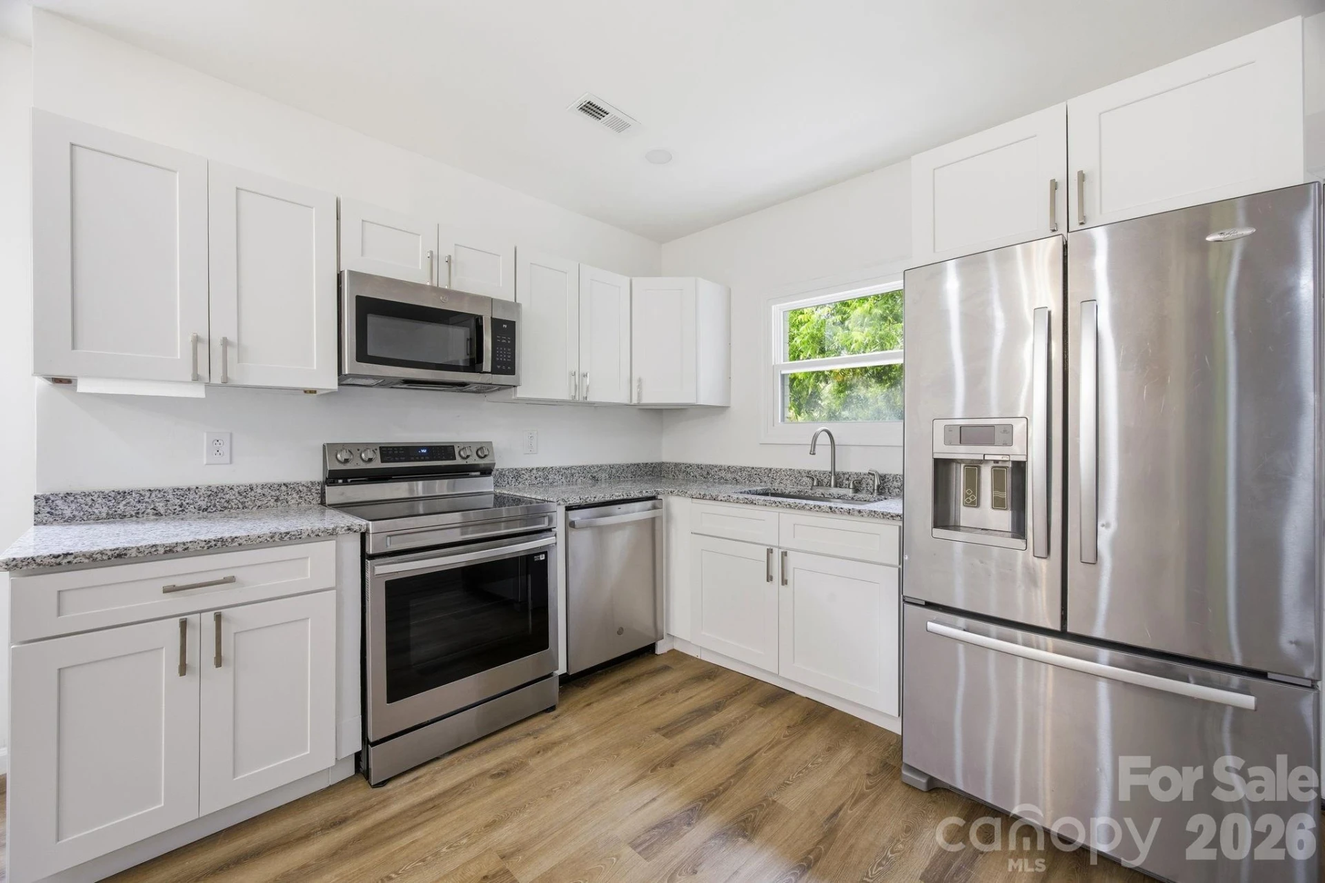 304 Ashford Street - Photo 7