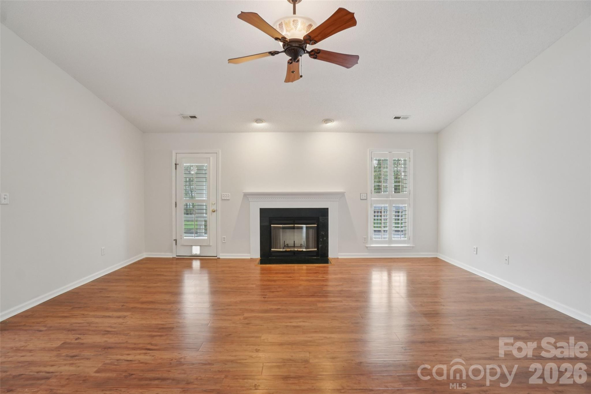 414 Glensprings Drive - Photo 3