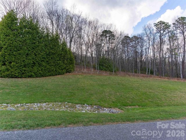 340 Grand Oaks Drive, Hendersonville, NC, 28792