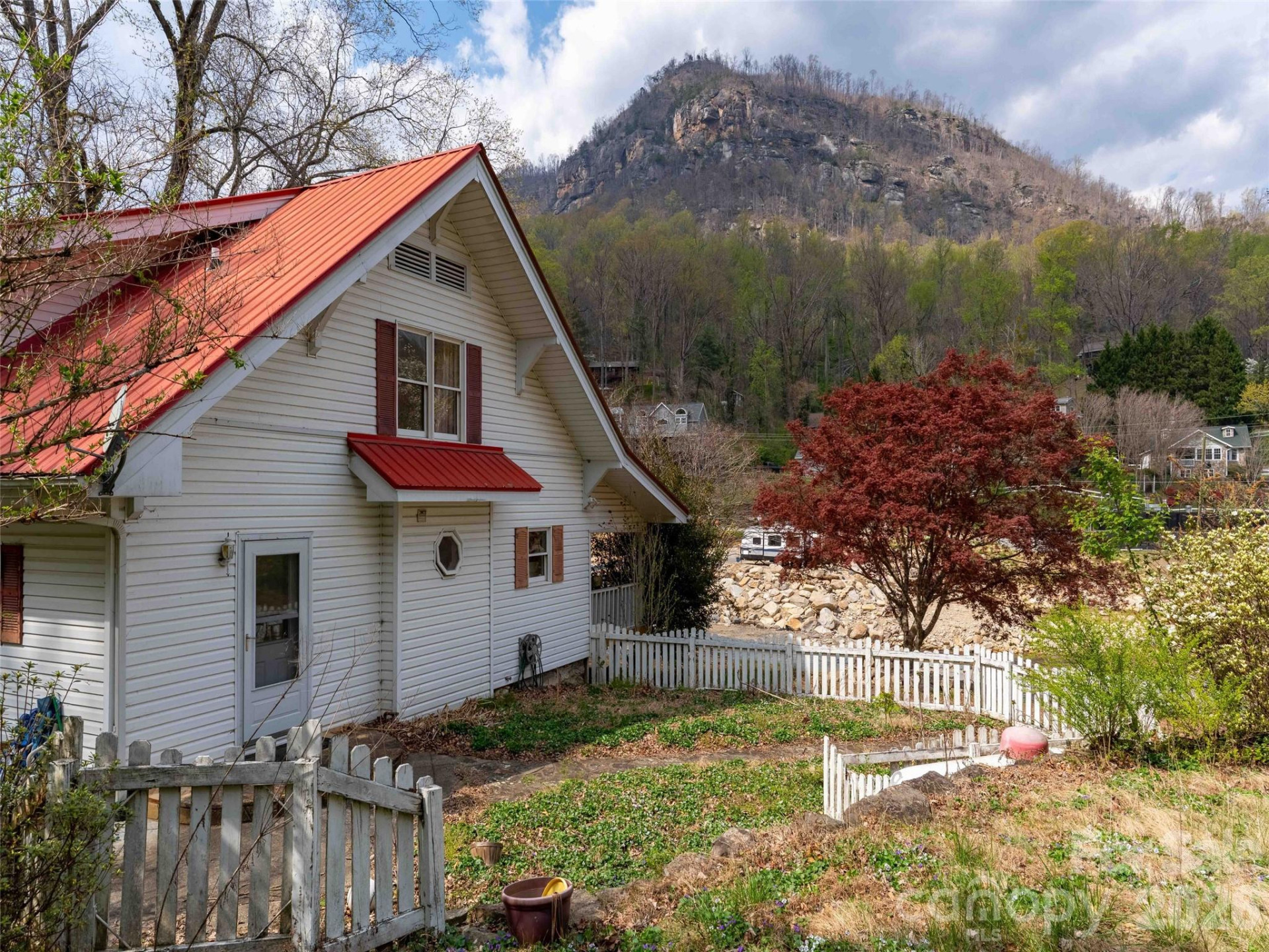 306 Southside Drive - Photo 6