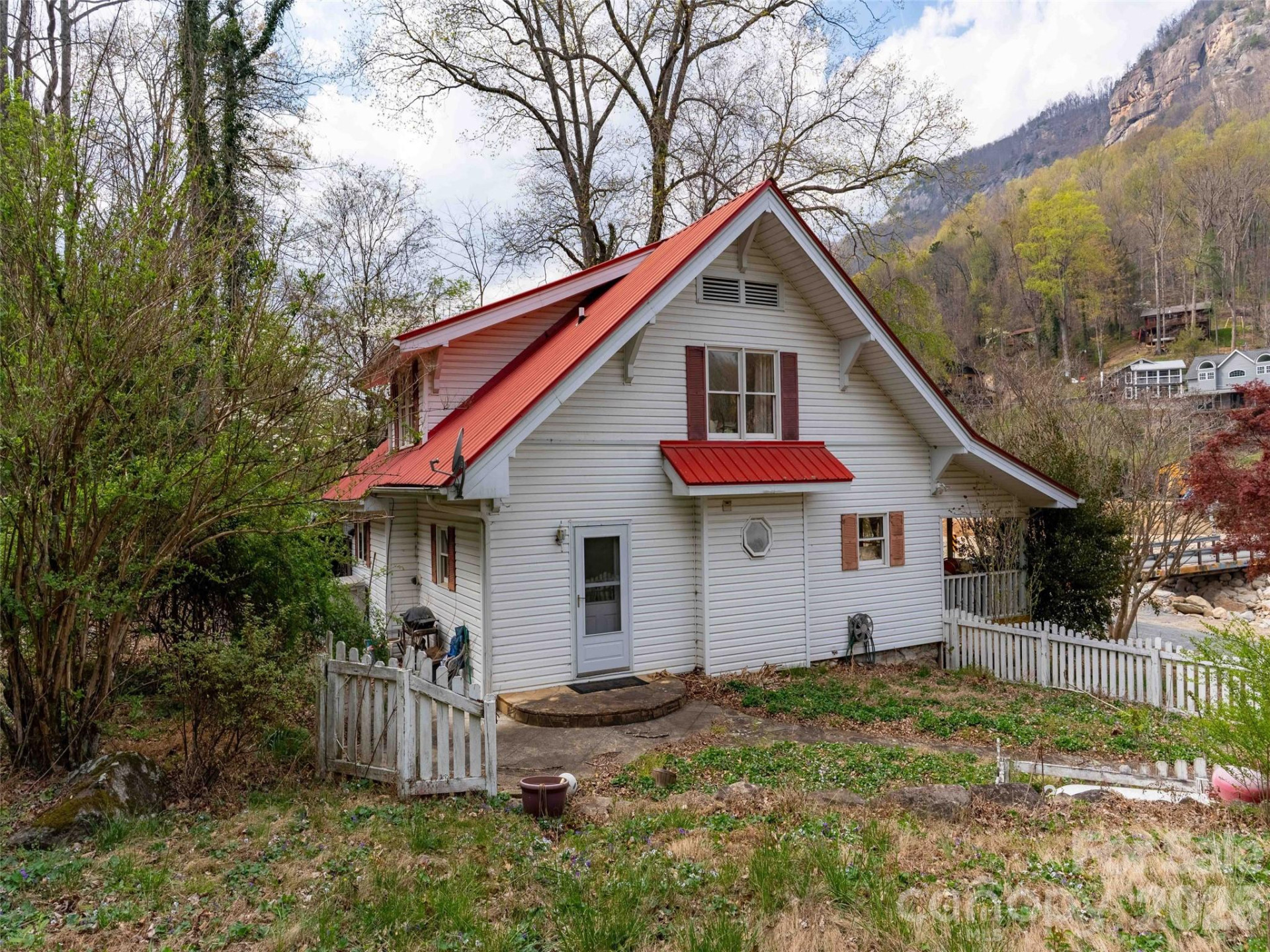 306 Southside Drive - Photo 7