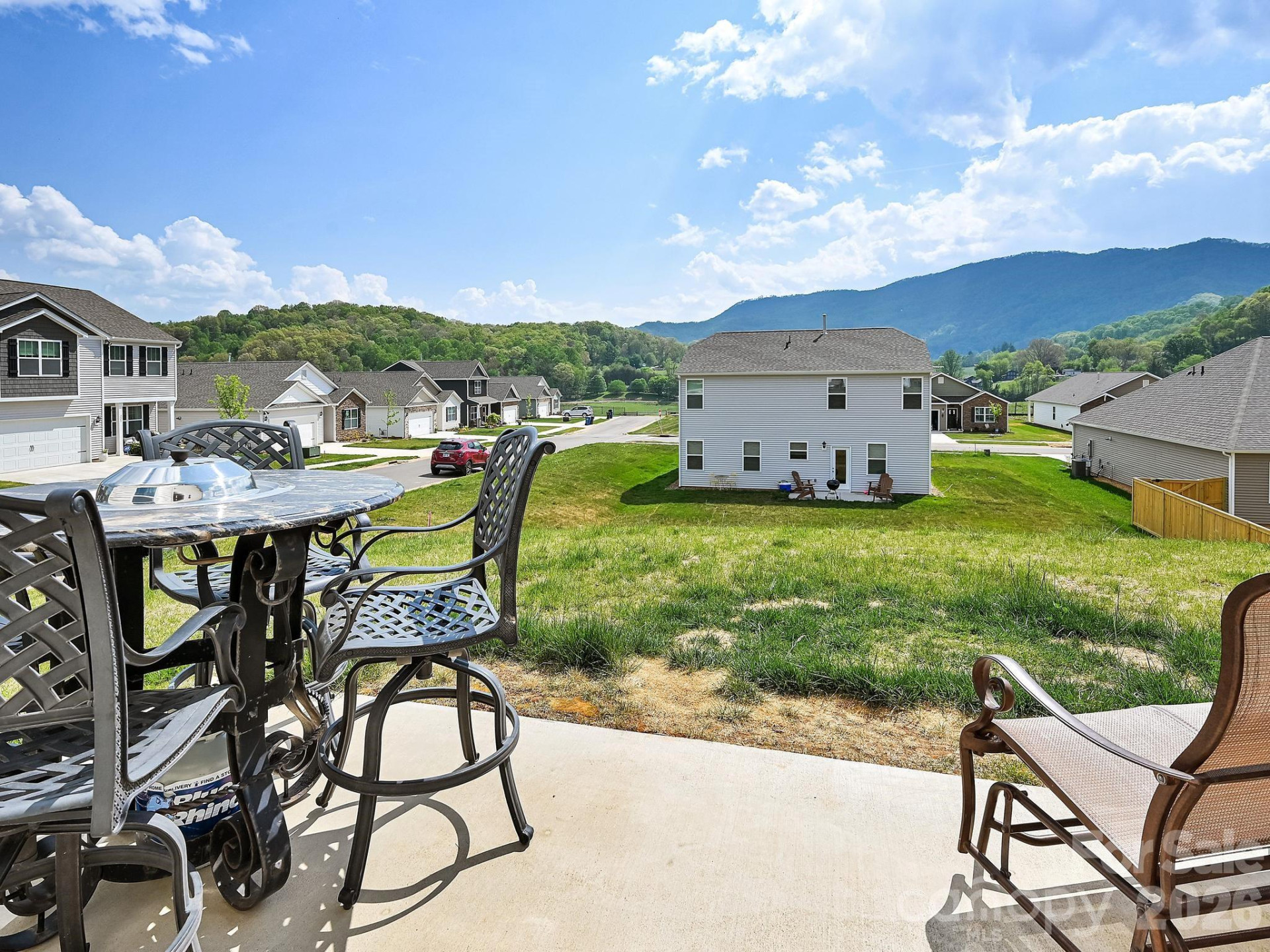 154 Woodvale Drive - Photo 4