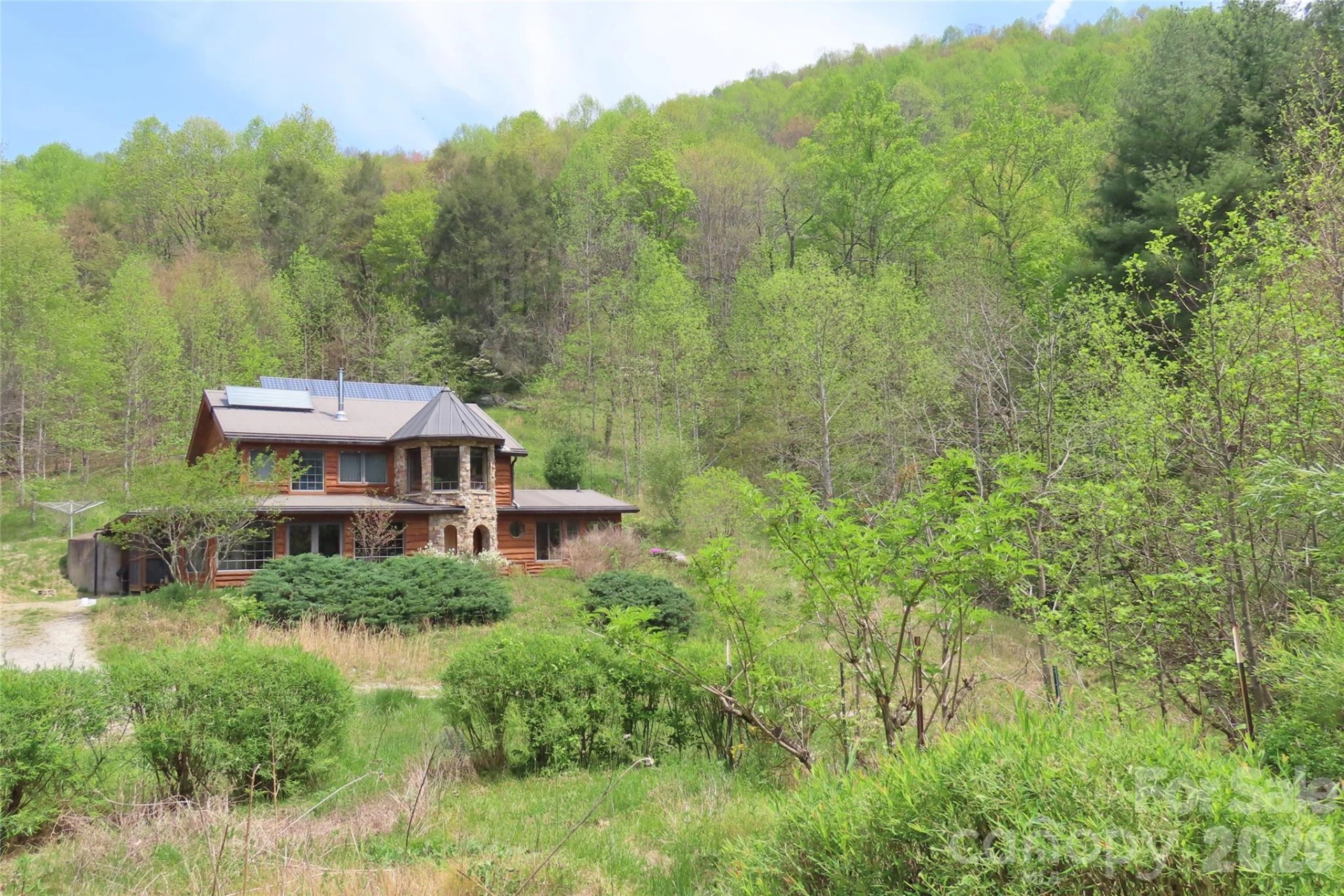 1422 Middle Fork Road