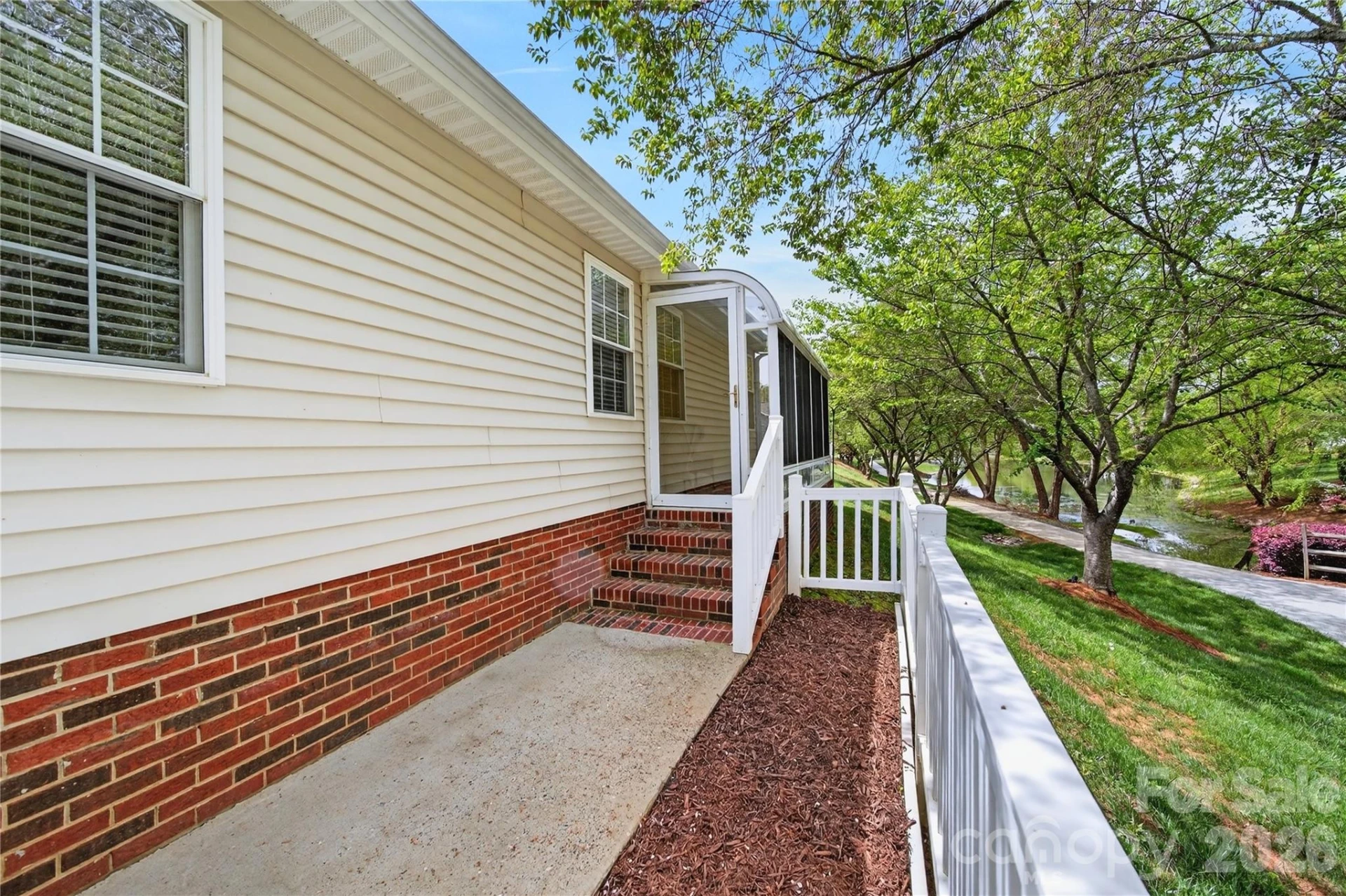 160 Oak Village Parkway - Photo 33