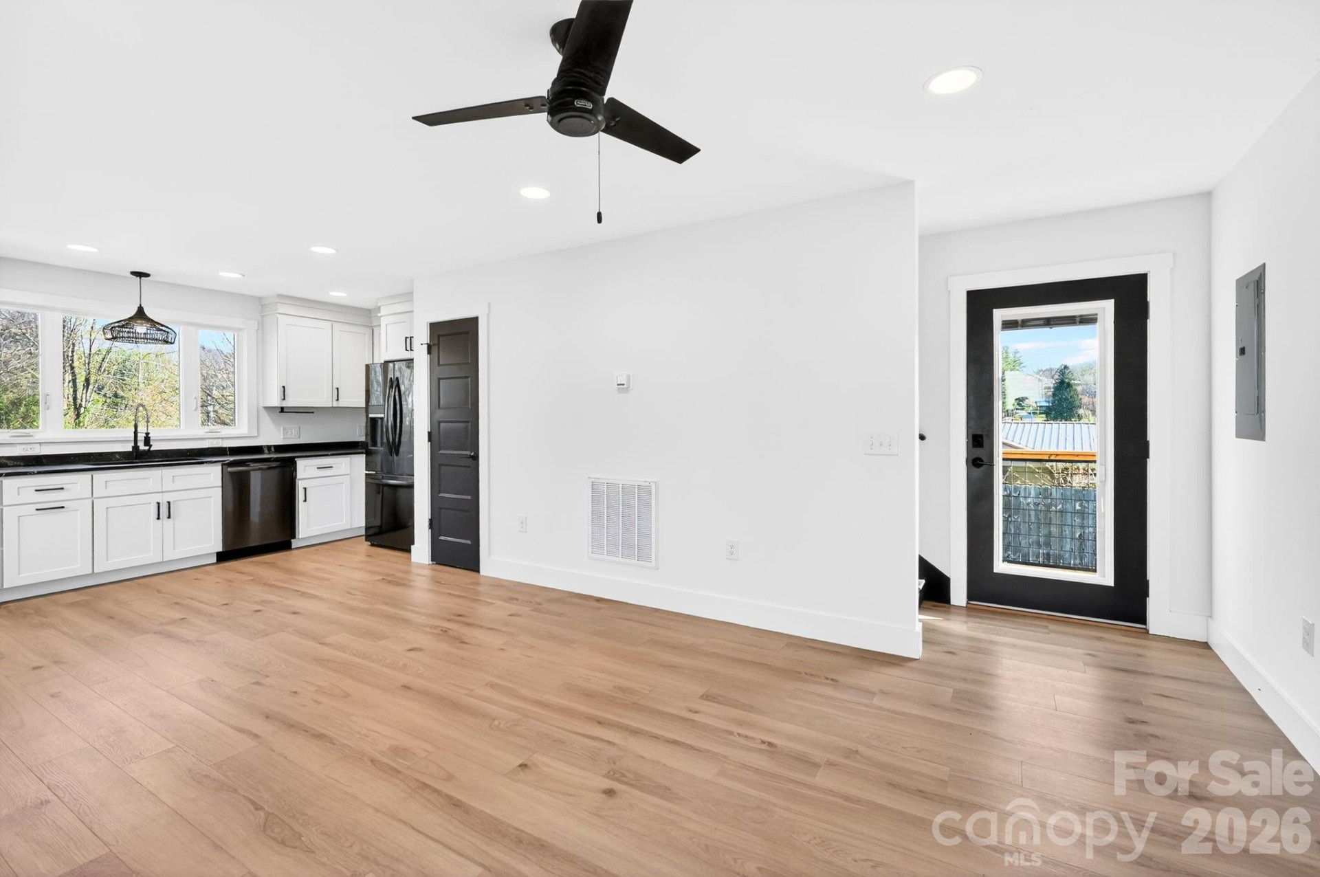 477 Oakdale Road - Photo 5