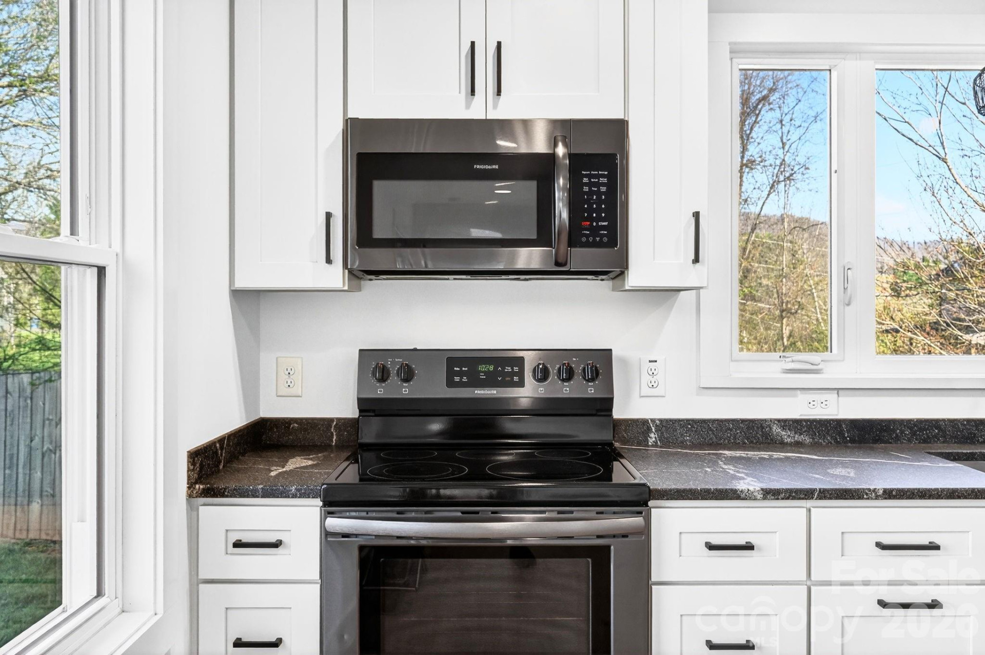 477 Oakdale Road - Photo 9