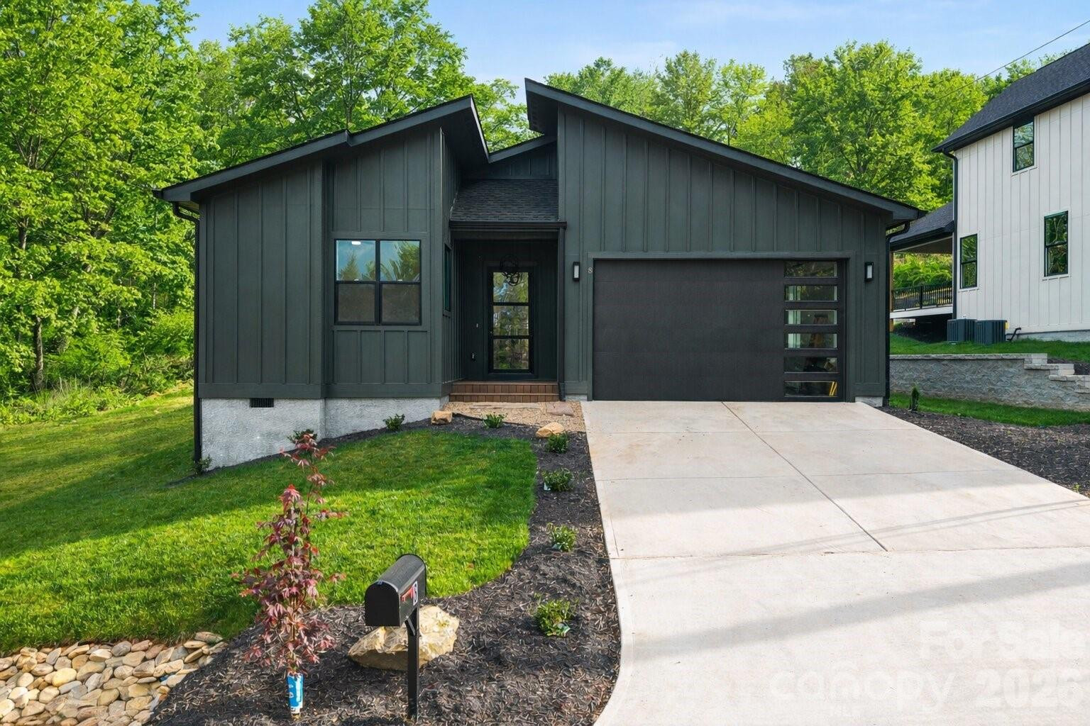 8 Overlook Place #4 - Photo 2