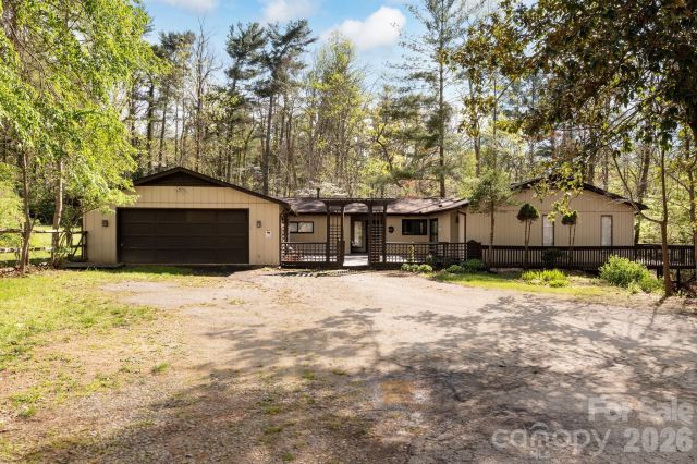 111 Hidden Pond Lane