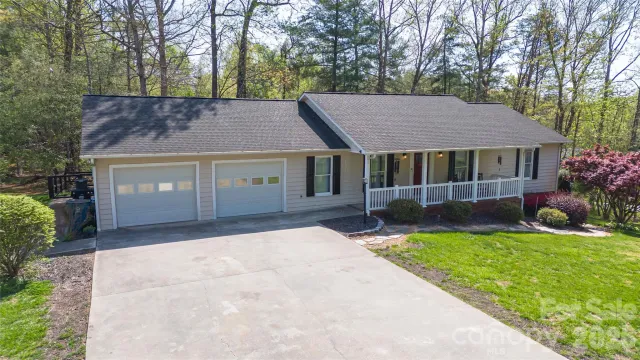 100 Horse Shoe Lane