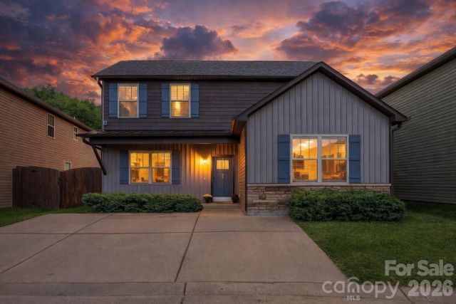 27 Mann Lane, Fletcher, NC, 28732