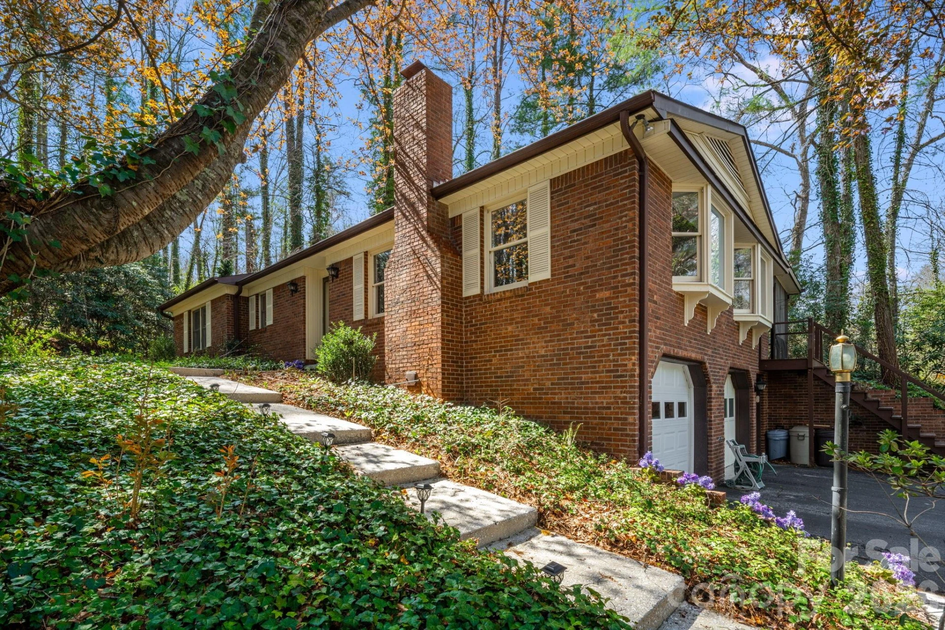 154 Surry Lane - Photo 2