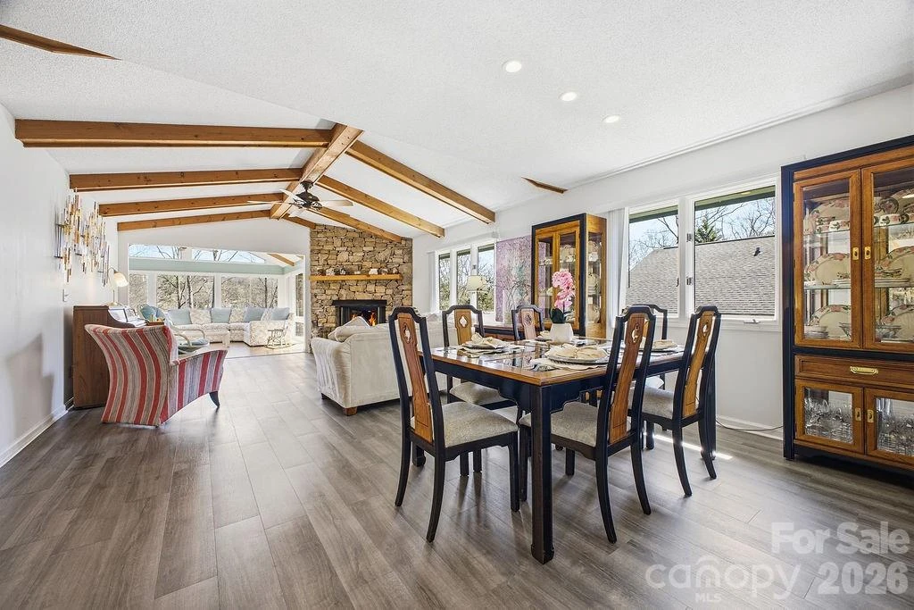 2070 Golfside Lane - Photo 5