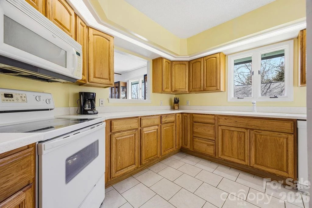 2070 Golfside Lane - Photo 7
