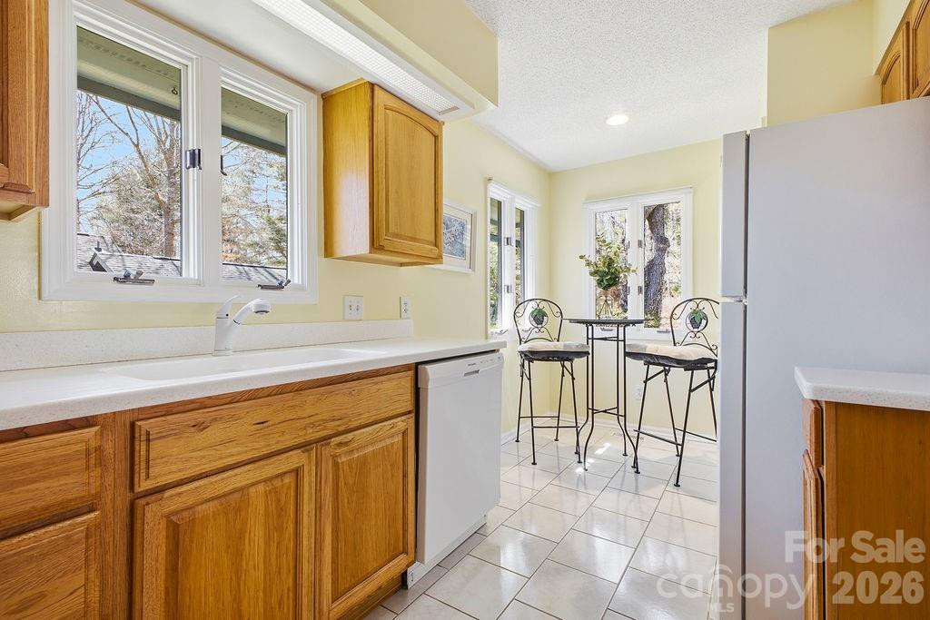 2070 Golfside Lane - Photo 9