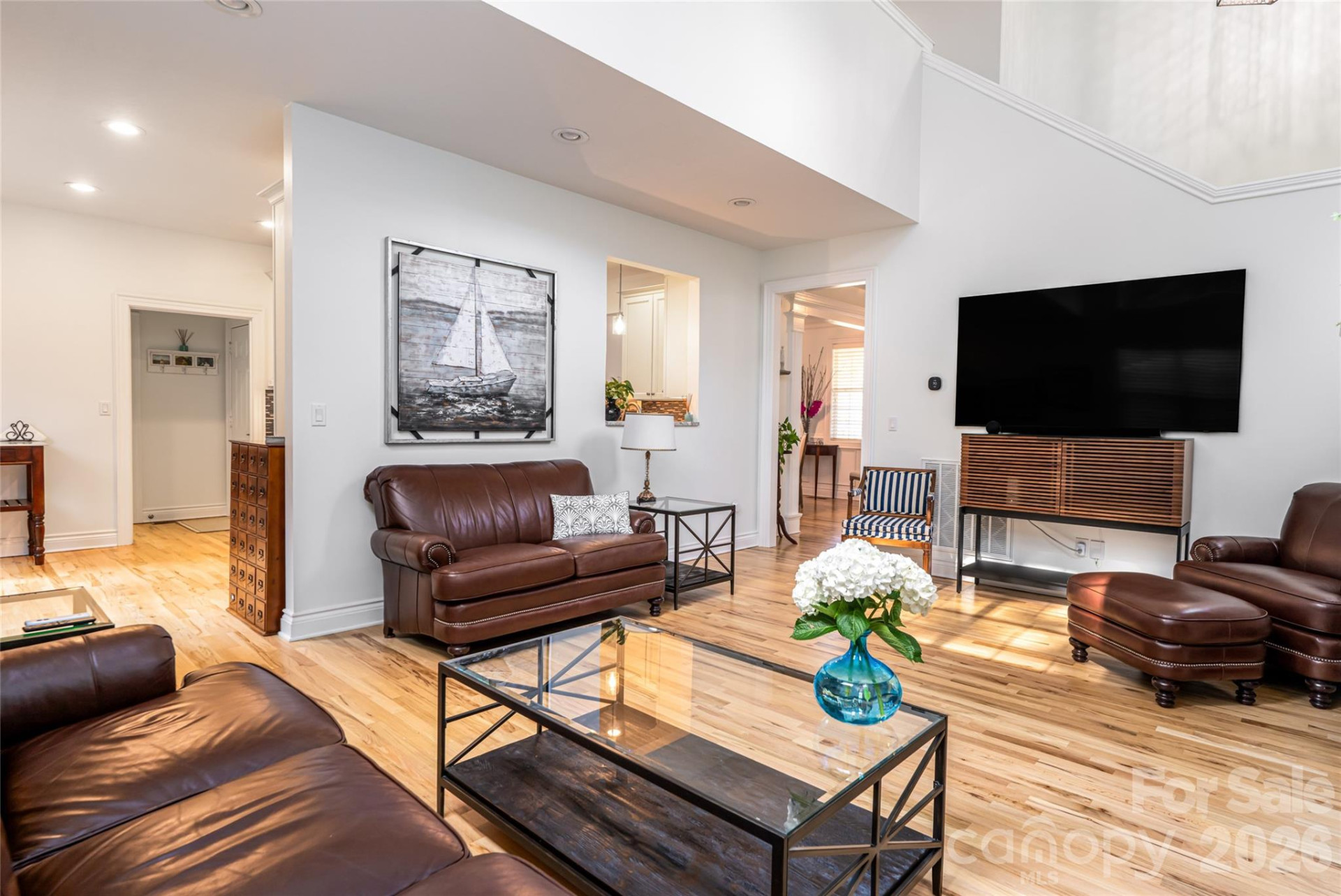 305 Woodview Court - Photo 16