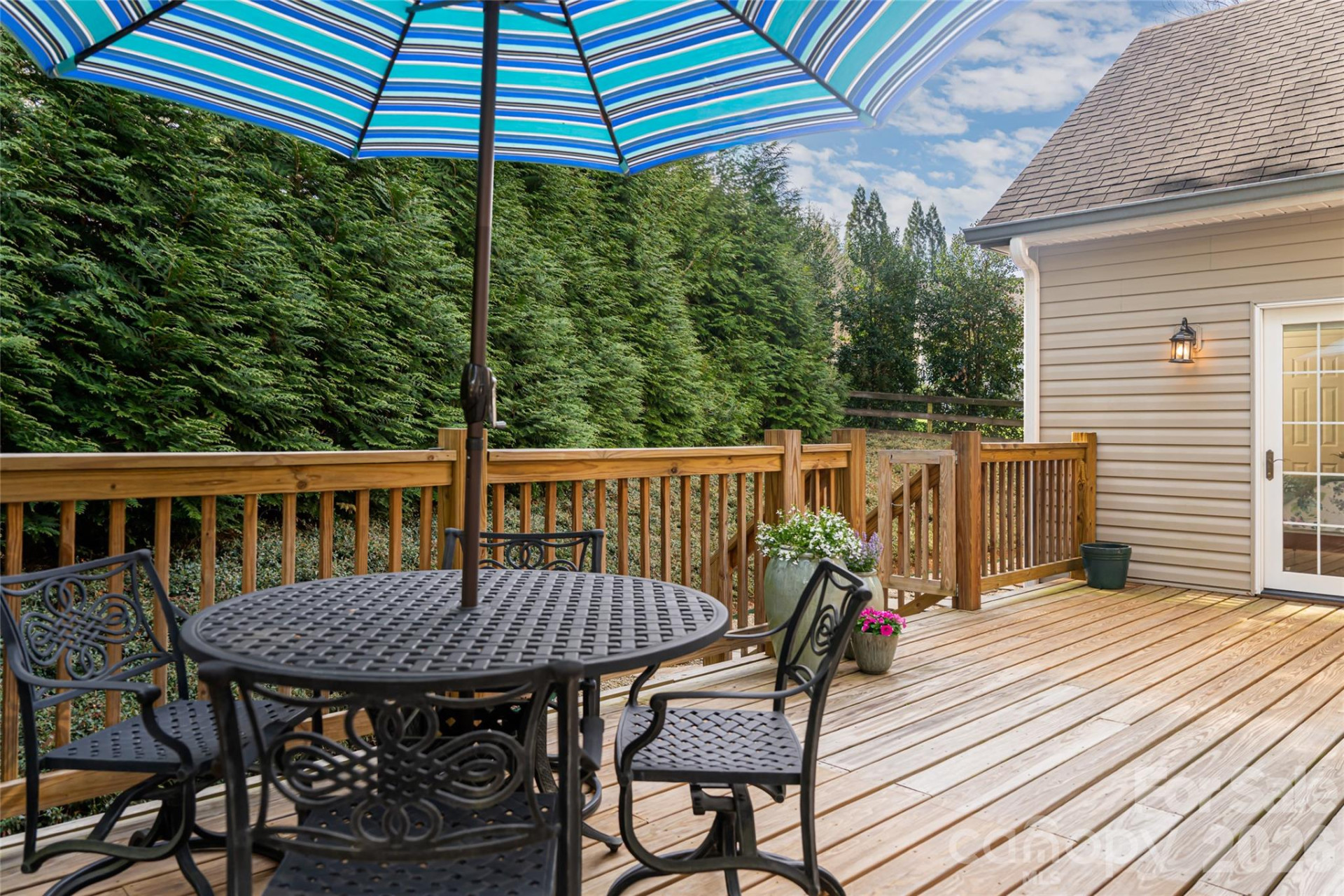 305 Woodview Court - Photo 21